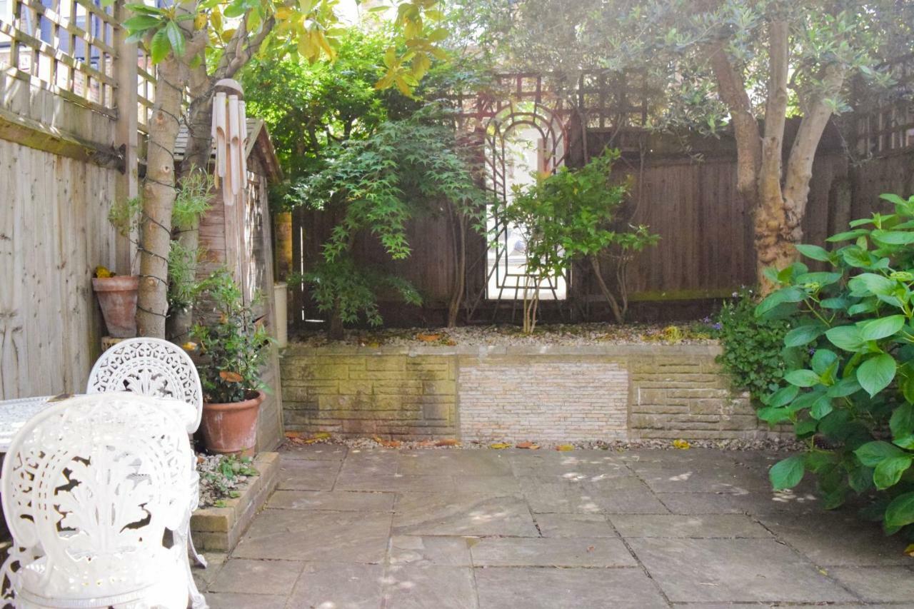 3 Bedroom Family House With A Superb Kitchen And Garden Londres Exterior foto